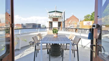 Apartment, 4 Schlafzimmer (Houseboat) | Balkon