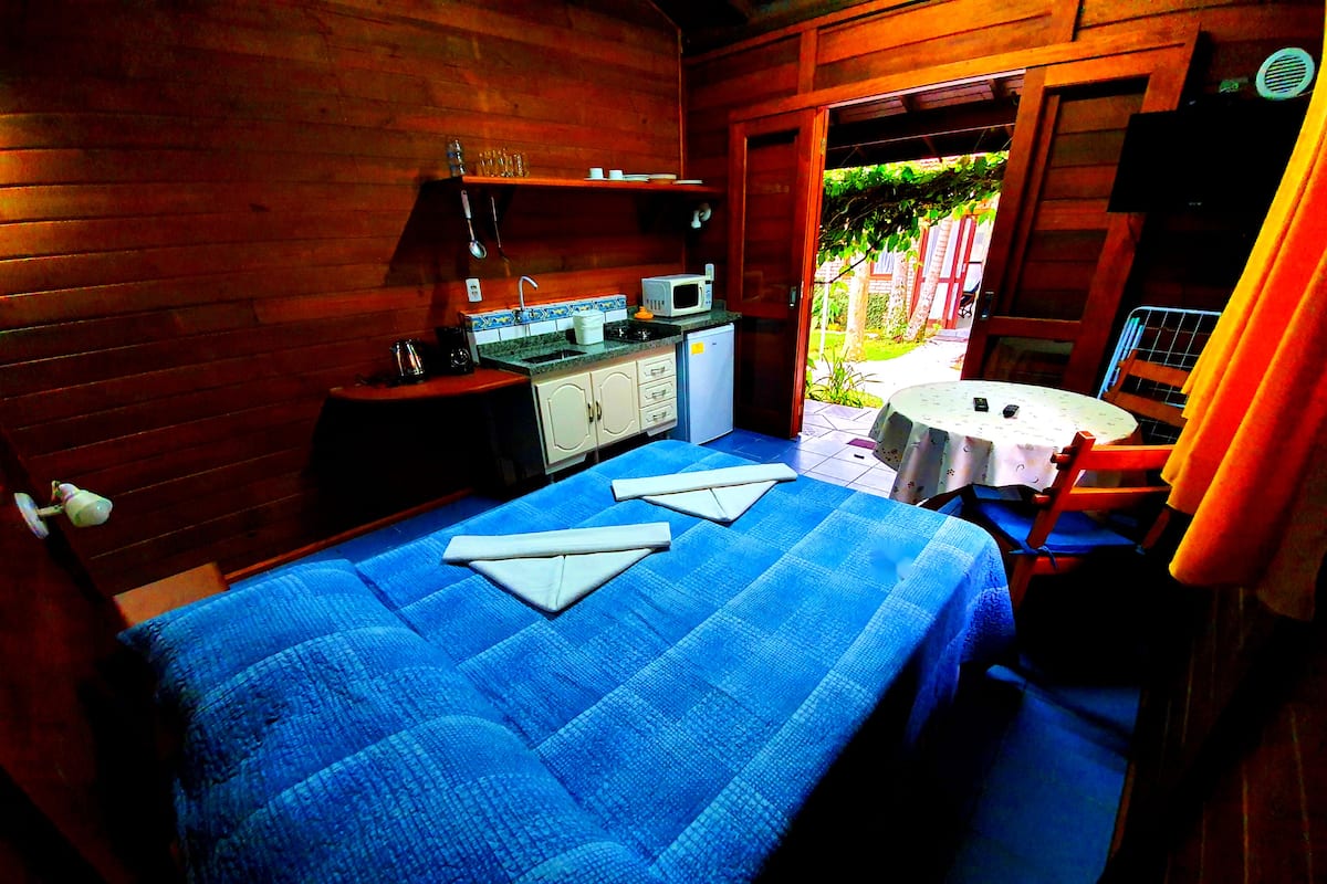 Basic Double Room, Smoking, Kitchen | Hypo-allergenic bedding, blackout curtains, free WiFi, bed sheets