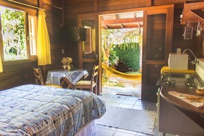 基本雙人房, 吸煙房, 廚房 | 低過敏寢具、遮光布/窗簾、免費無線上網、床單