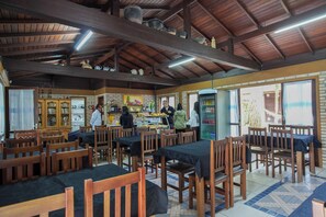 Free daily cooked-to-order breakfast 