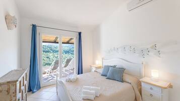 Apartment, 3 Bedrooms | Iron/ironing board, cribs/infant beds, bed sheets