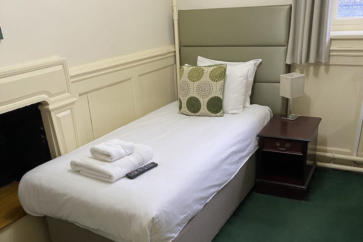 标准单人房, 独立浴室 (second floor) | 办公桌、婴儿床、免费 WiFi、床单