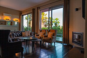 Villa, 3 Bedrooms, Garden View | Living area