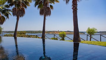 Piscina all'aperto
