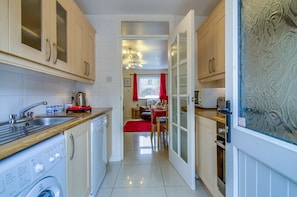 Room - Belfast Apartment (Belfast)