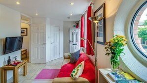 Unclassified image, 3 of 86, button - Belfast Apartment (Belfast)