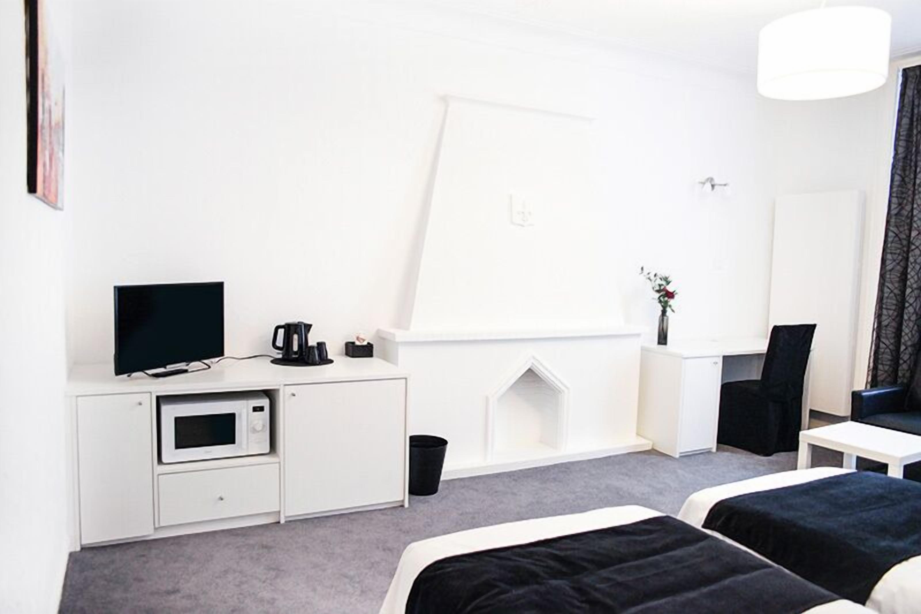 26-inch flat-screen tv with cable channels, tv