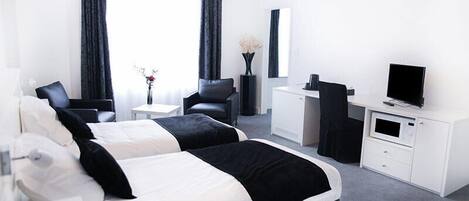 Minibar, desk, soundproofing, free WiFi