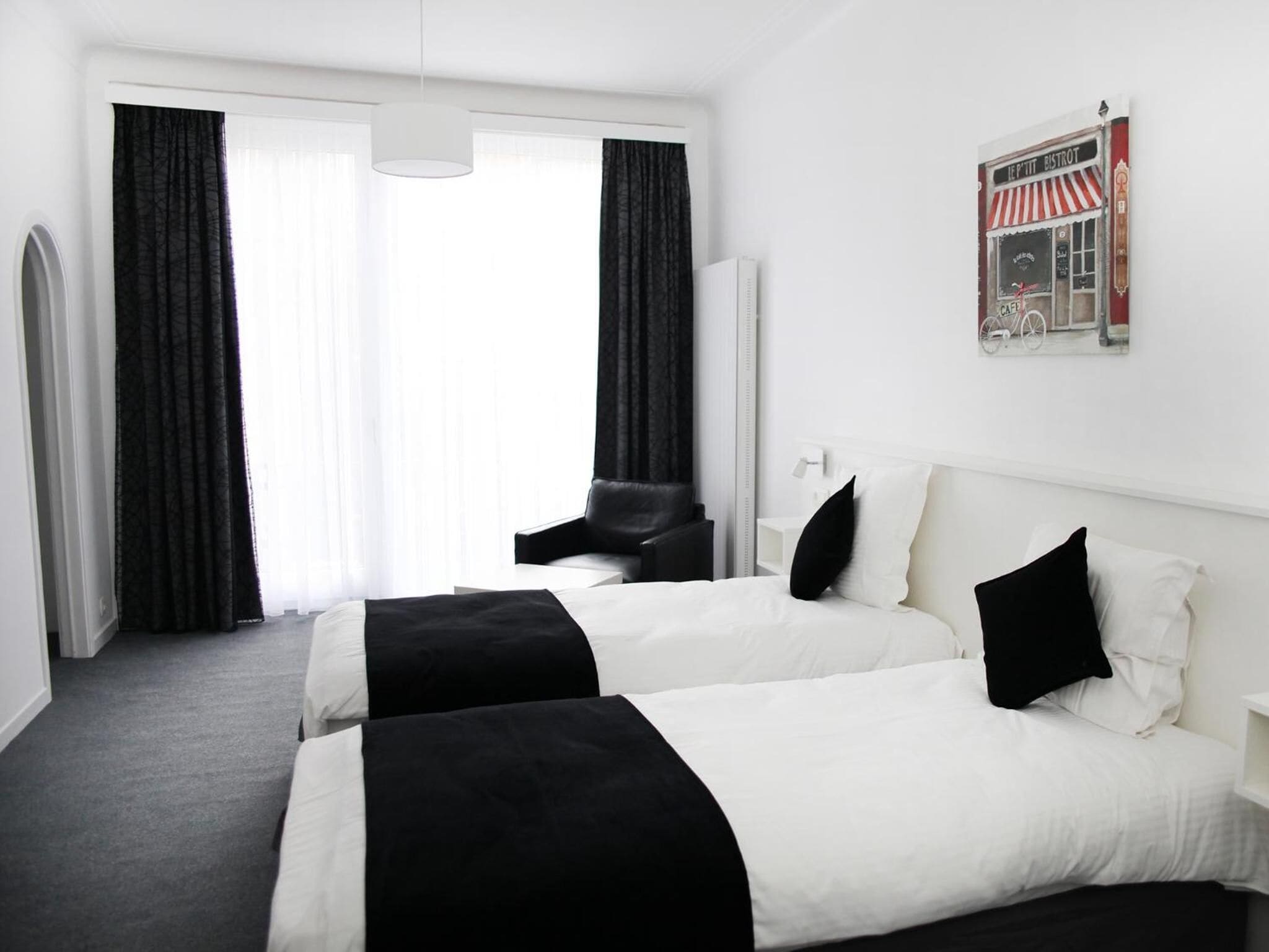 Photo - Hotel Satellite