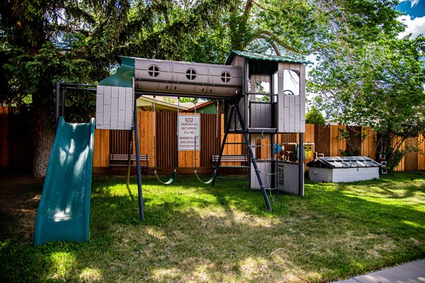 Children’s play area – outdoor