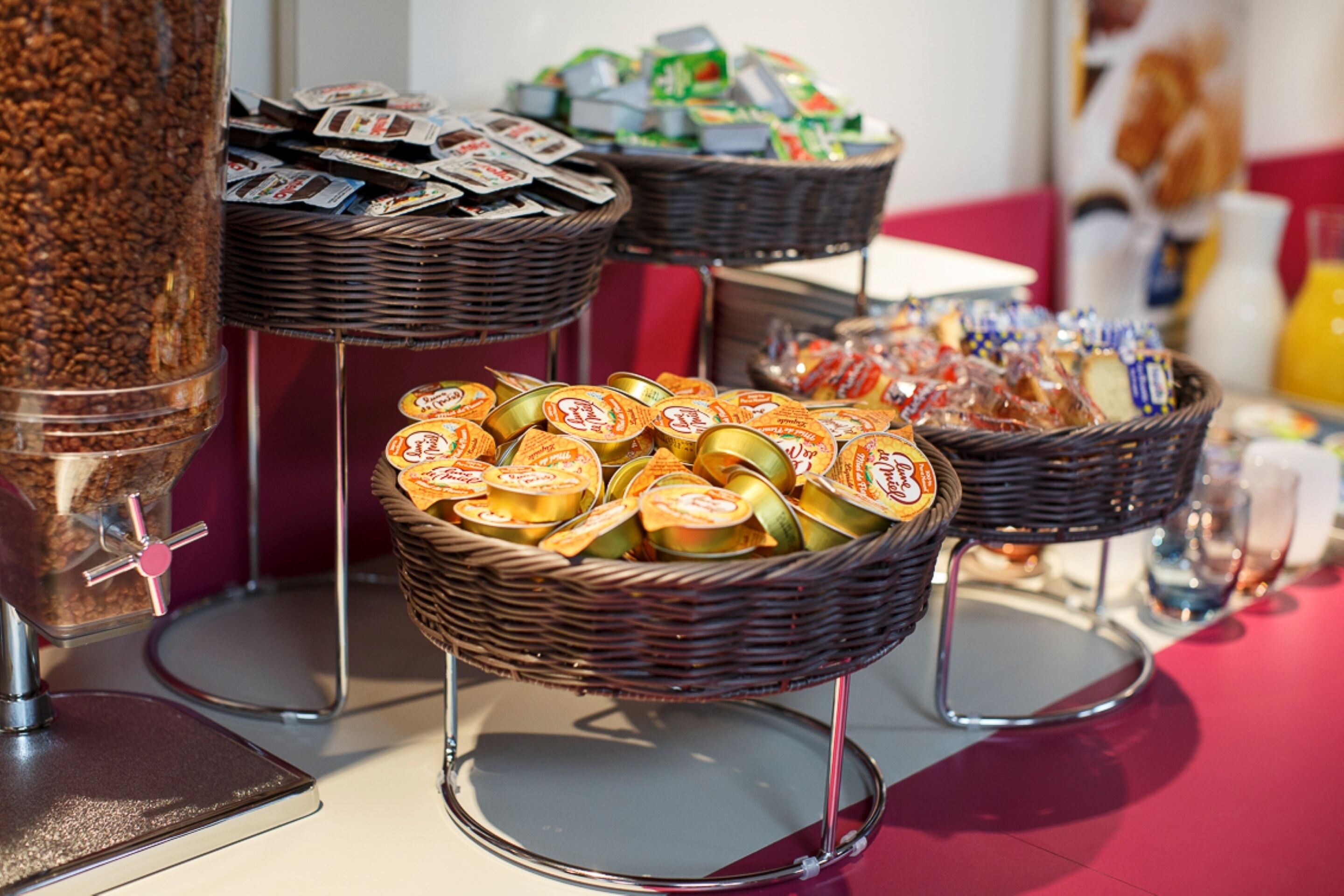 daily buffet breakfast for a fee