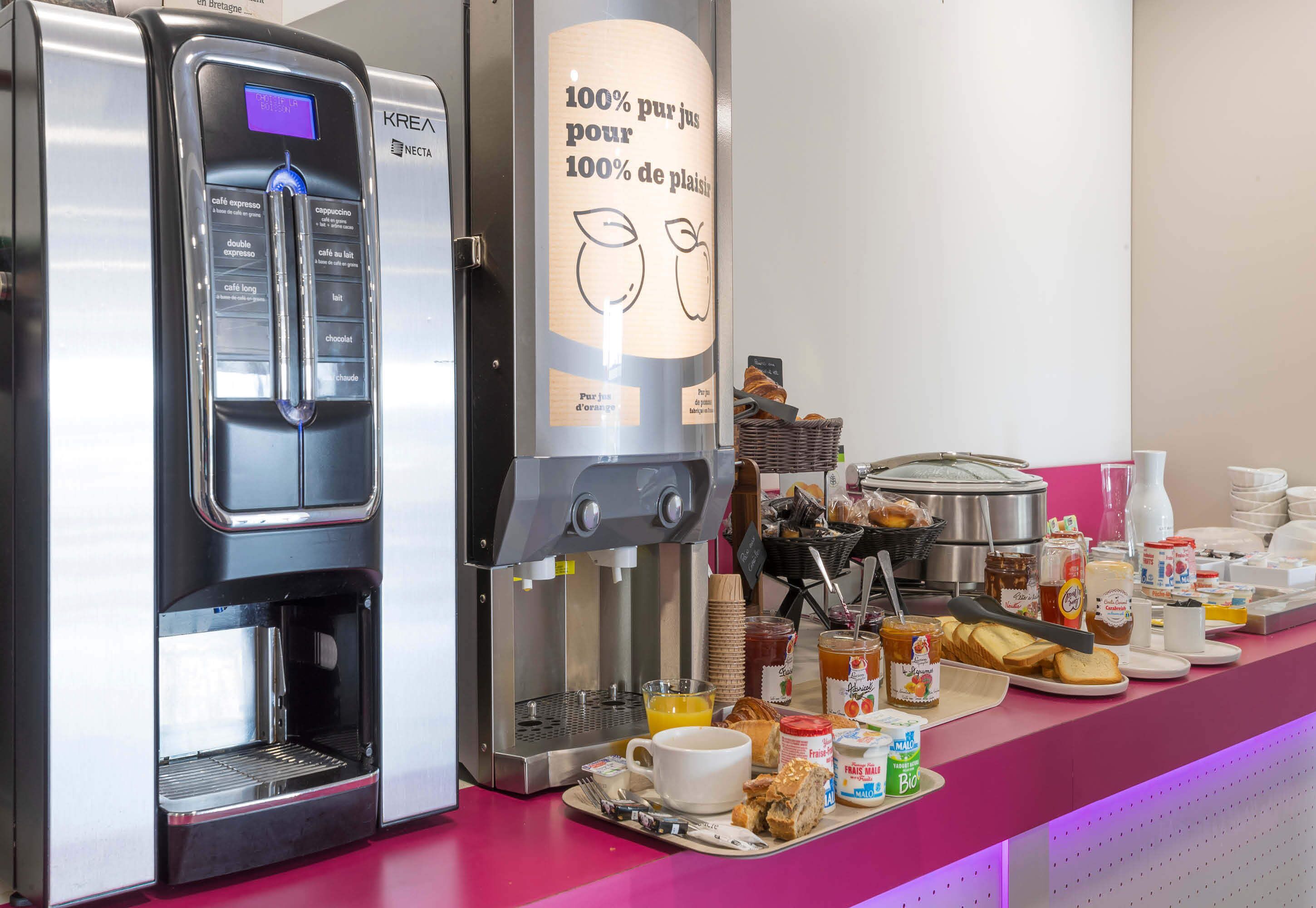 daily buffet breakfast for a fee