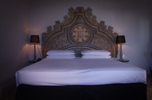Minibar, in-room safe, soundproofing, free WiFi