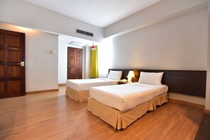 Deluxe Double Room | Minibar, desk, laptop workspace, rollaway beds - Aloha Hotel Hat Yai (Hat Yai)