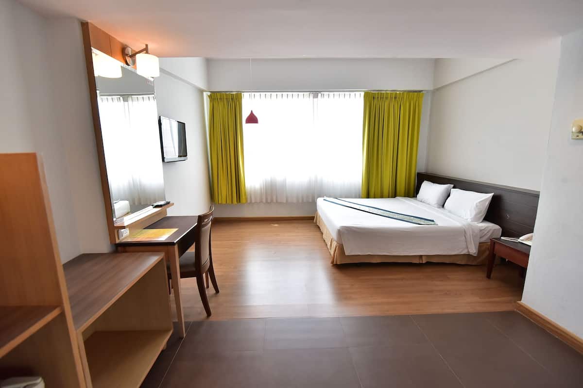 Family Room, 2 Bedrooms | Minibar, desk, laptop workspace, rollaway beds (surcharge)
