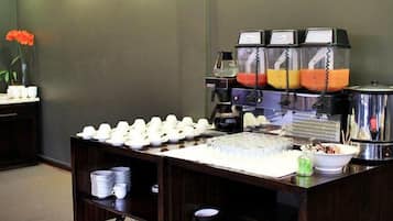 Buffet breakfast on weekdays (ZAR 250 per person)
