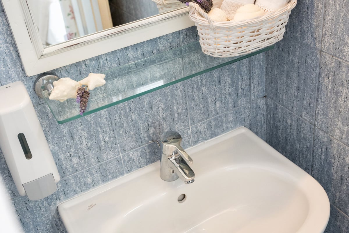 standard double or twin room, sea view | bathroom sink
