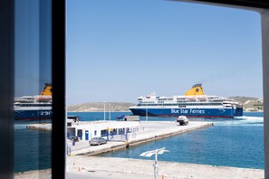 Kolmen hengen huone, merinäköala | Näkymä huoneesta