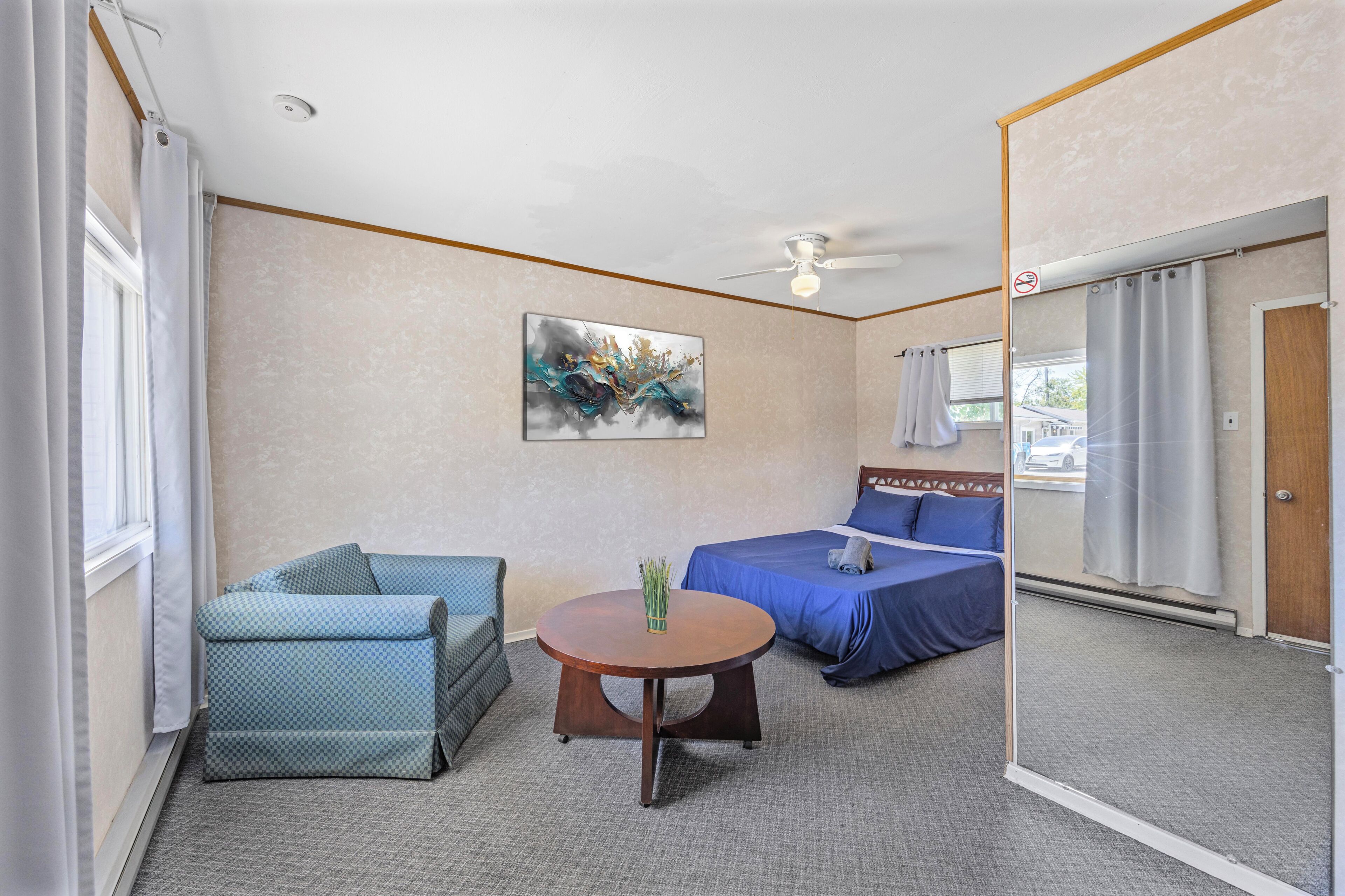 Standard Room, 1 Queen Bed | Free WiFi, bed sheets