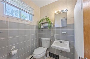 Ducha, artículos de tocador gratuitos, secador de pelo, toallas