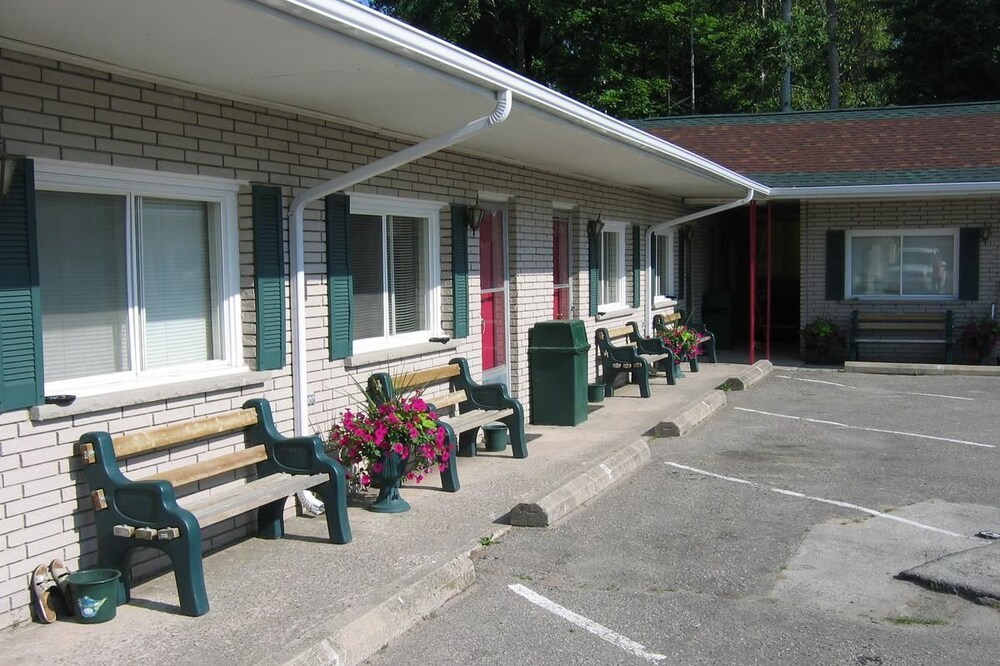 J&J Motel