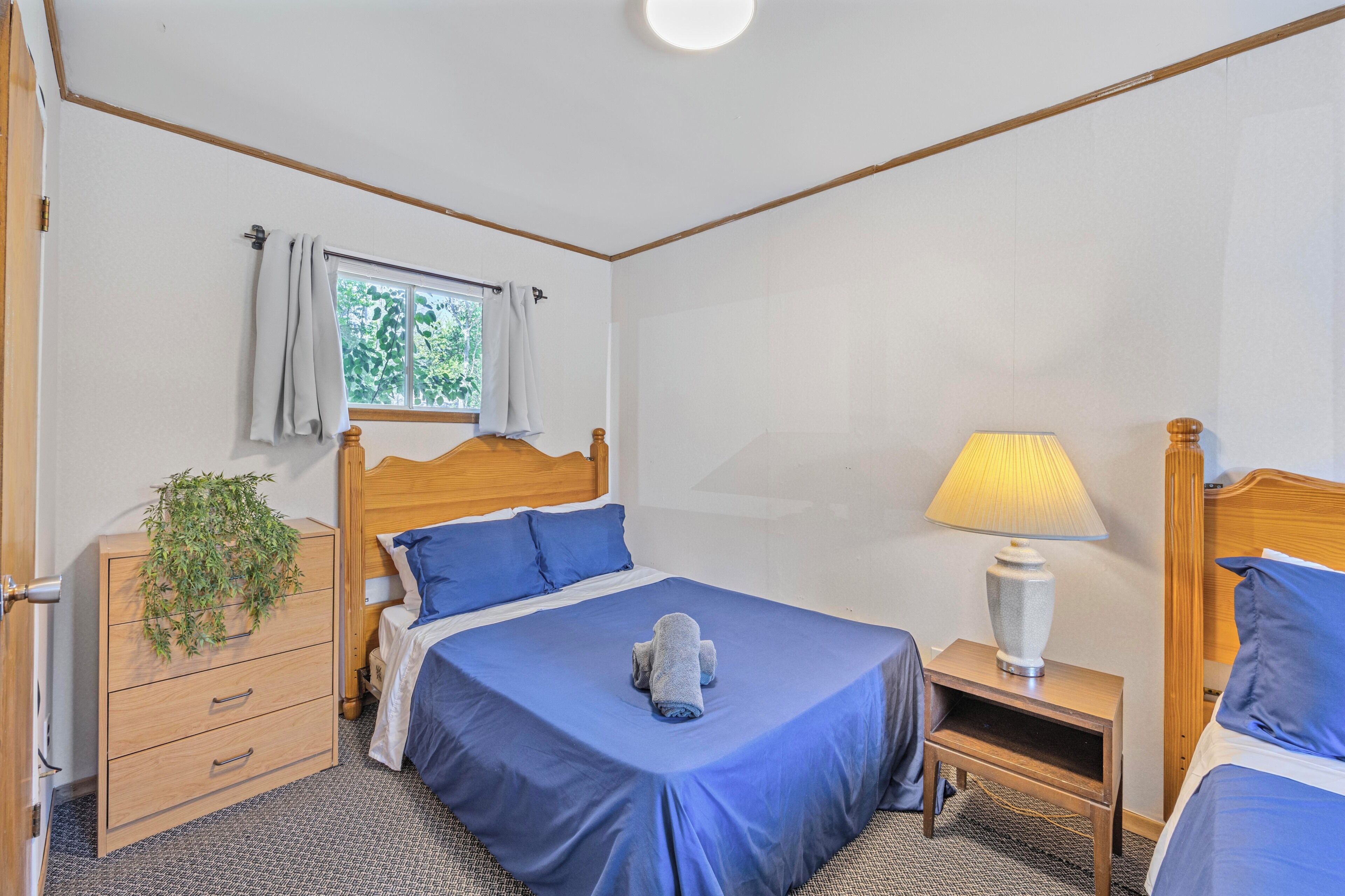 Standard Room, 2 Double Beds | Free WiFi, bed sheets