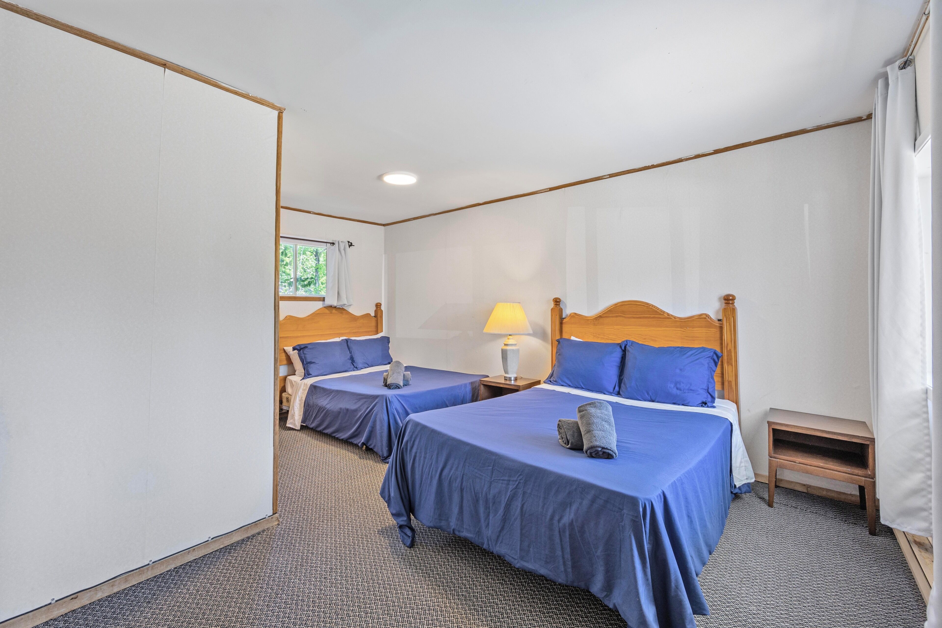 Free WiFi, bed sheets