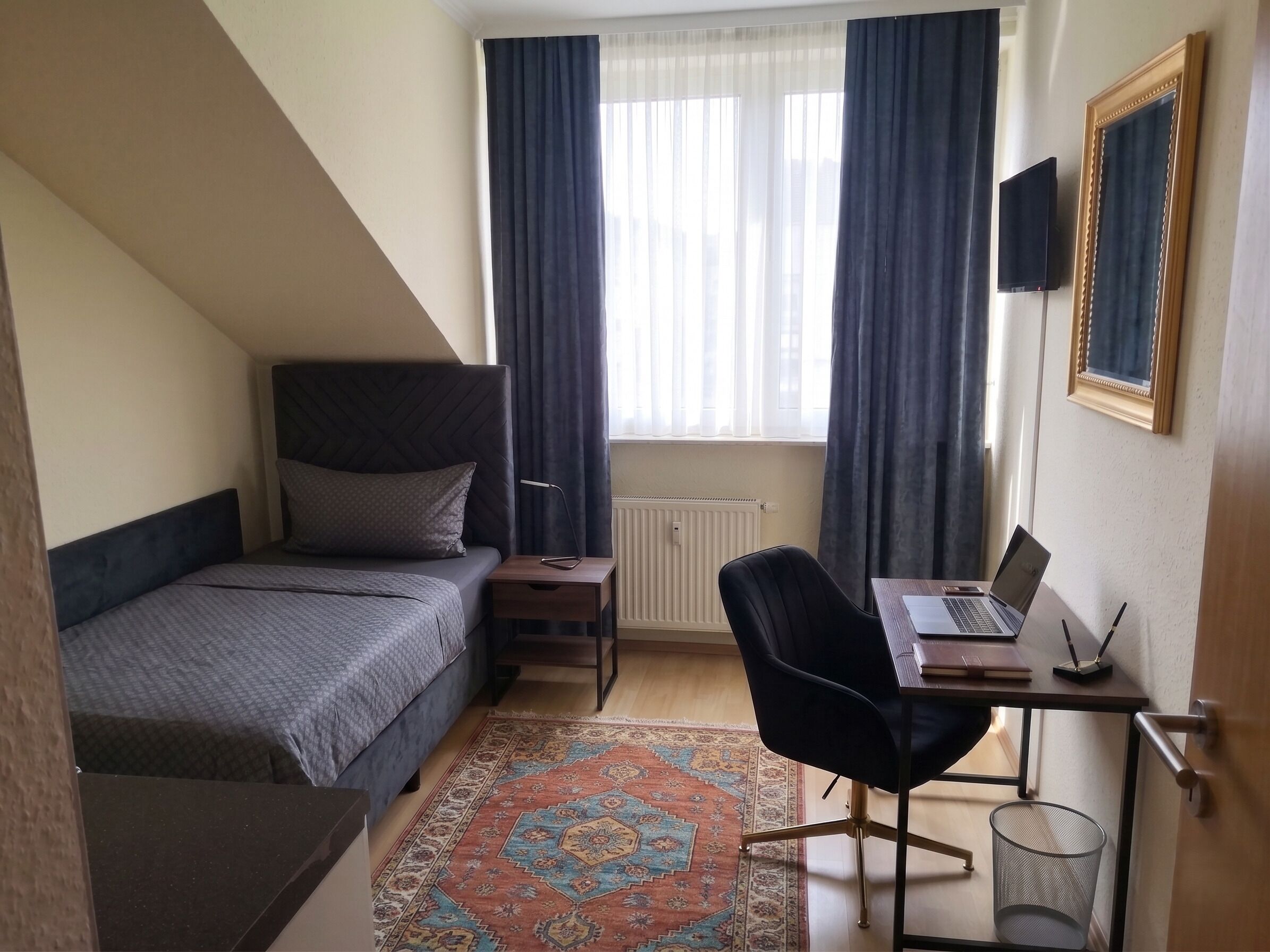 Comfort Single Room | Free WiFi, bed sheets