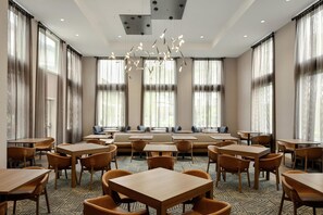 Desayuno continental incluido todos los días 