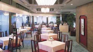 Breakfast, lunch, dinner served; Chinese cuisine