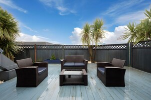 Ground Floor Deluxe Apartment, 2 Bedrooms, Pool Table, Full Kitchen | Terraza o patio