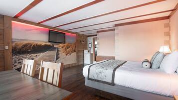 1-Bedroom Suite with 1 King bed and 1 Queen bed, Refrigerator & Microwave | Living area