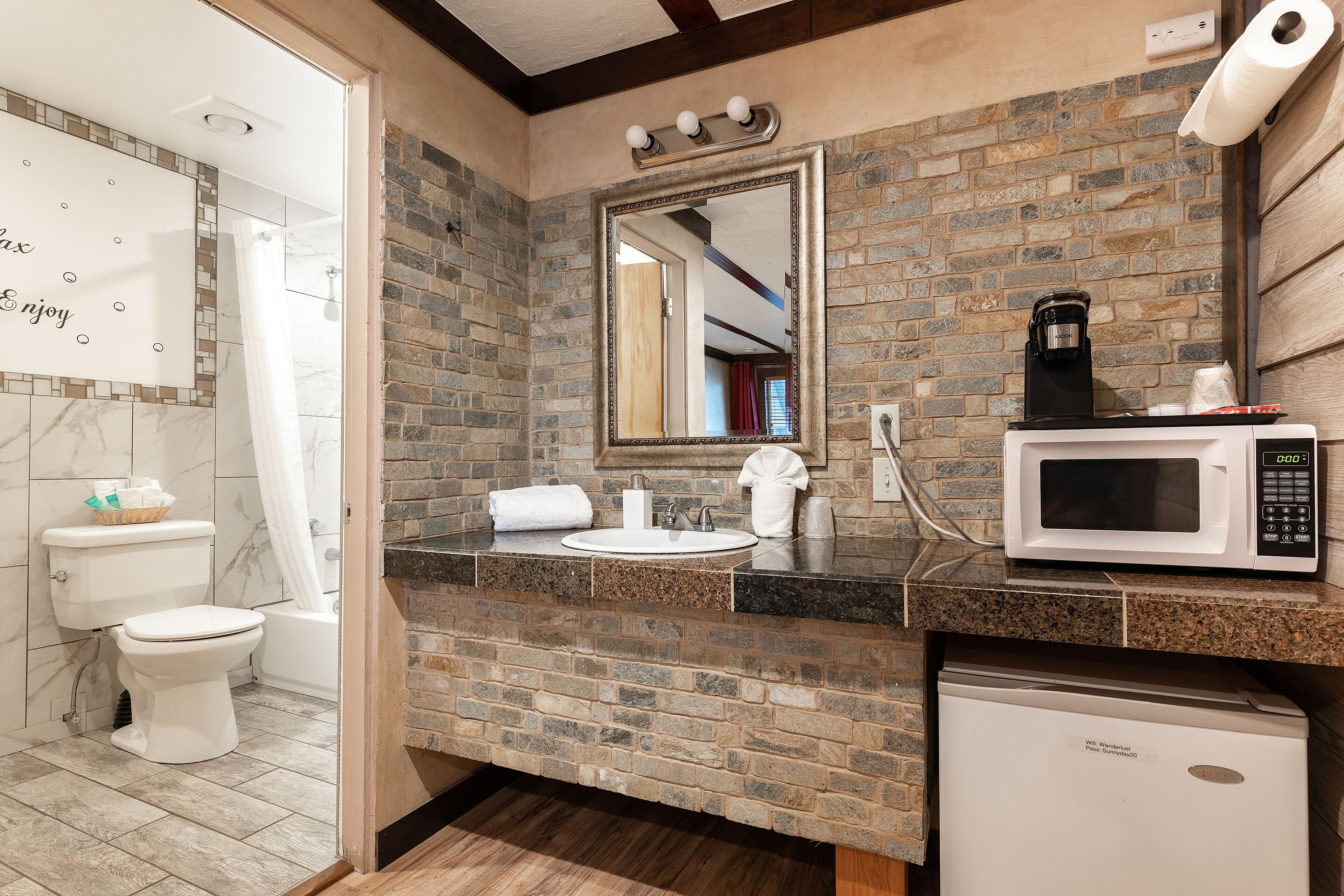 studio suite, 1 queen bed, refrigerator & microwave | private kitchenette | microwave, coffee/tea maker, paper towels