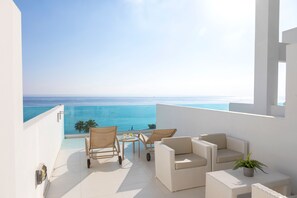 Habitación superior con 1 cama matrimonial o 2 individuales, Terraza, vista al mar | Vista desde la habitación