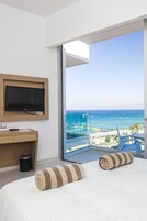 Habitación clásica con 1 cama doble o 2 individuales, vistas parciales al mar | Vistas desde la habitación