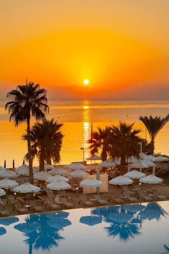 Vrissaki Beach Hotel