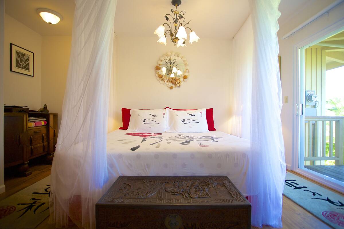 Suite, 1 King Bed (Guava Suite)