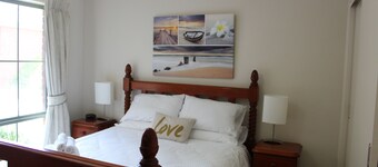 Australian Home Away Ringwood at Bardia