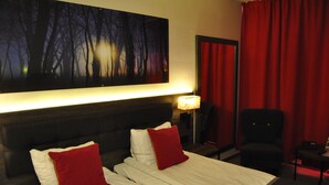 Blackout curtains, iron/ironing board, cots/infant beds, rollaway beds - Hotell Lappland (Lycksele)