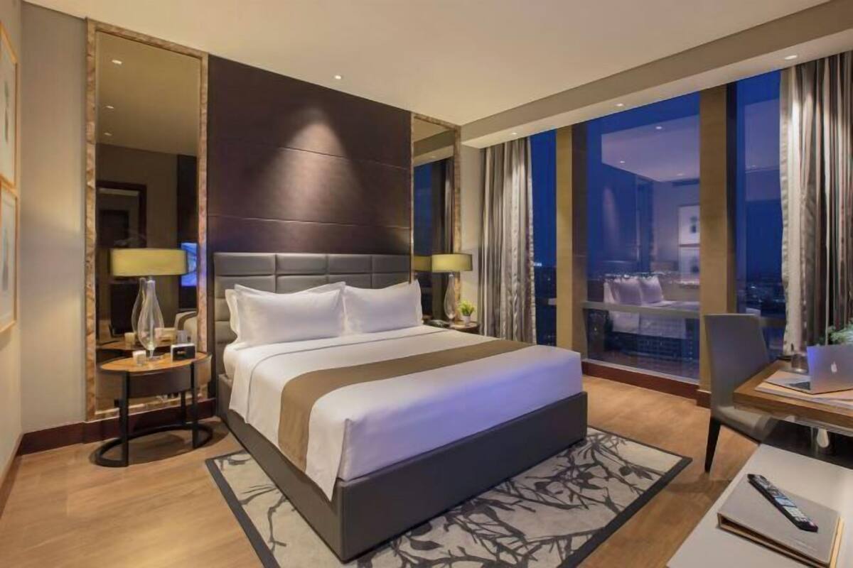 Premium bedding, down duvets, in-room safe, desk