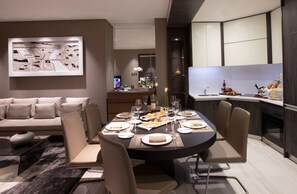 Suite, 1 Bedroom (72 SQM) | In-room dining - Makati Diamond Residences (Makati)