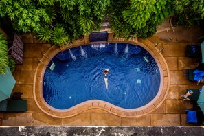 Outdoor pool - Robam Inn (Siem Reap)