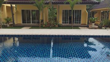 Seasonal outdoor pool