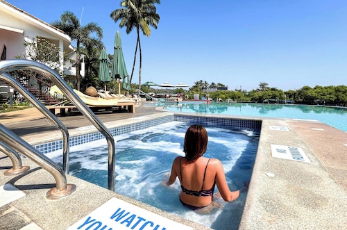 Acron Waterfront Resort