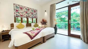 Suite de lujo | Ropa de cama de alta calidad, muebles diferentes y escritorio