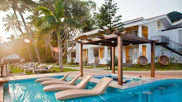 Outdoor pool, pool loungers