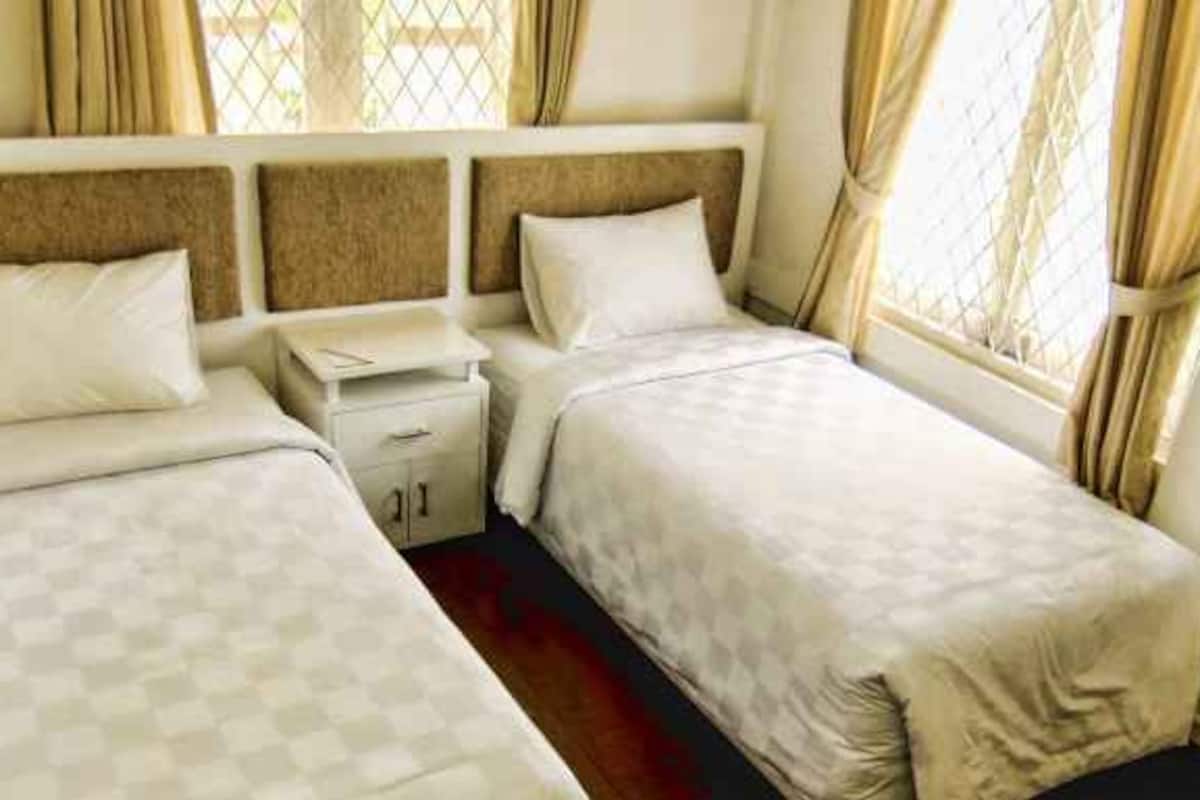 Rollaway beds, free WiFi