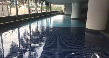 Luxury Service Suite At Taragon KL