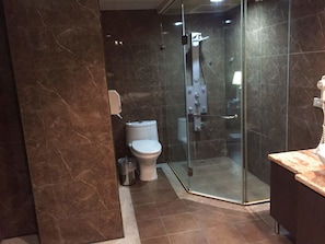 Separate tub and shower, deep soaking tub, hydromassage showerhead