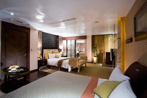 Habitación cuádruple Confort (No garage) | Insonorización, wifi gratis y ropa de cama 